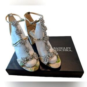 Badgley Mischka Women's Champagne and Green Embellished Heels Sz 7